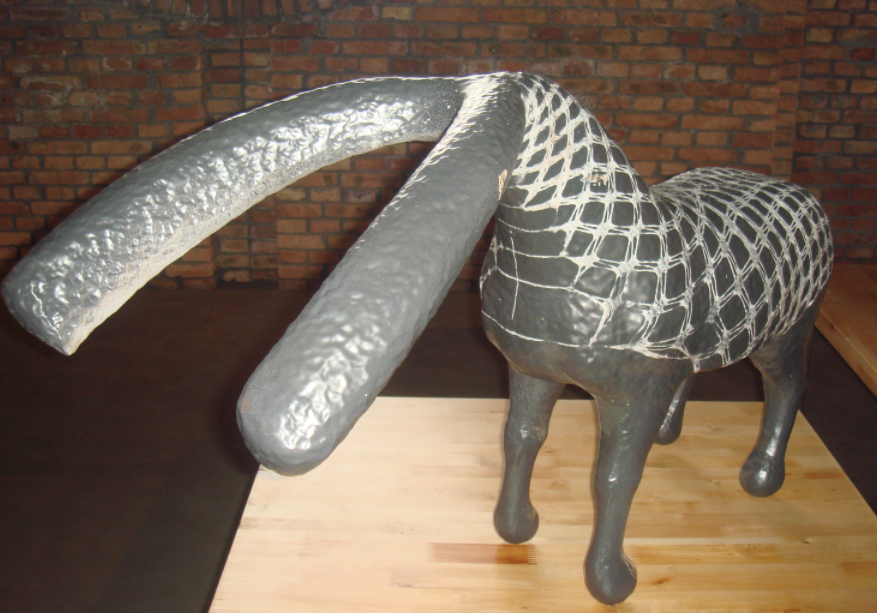 美国现代陶艺作品—妮娜的小马